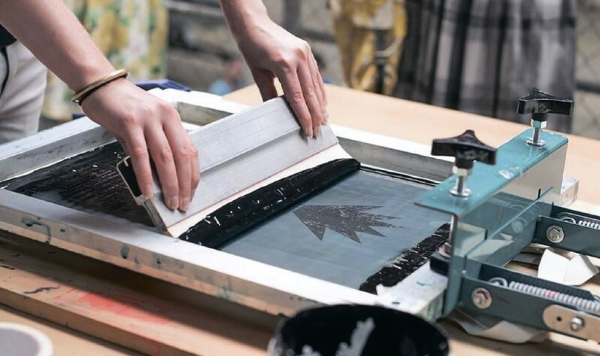 Этапы и преимущества изготовления шелкографии